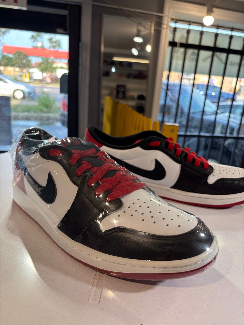 Air Jordan 1 Retro Low OG size 11.5 Like New